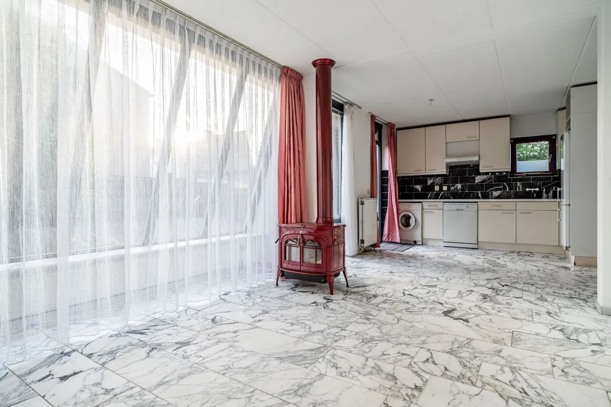 Il "bellissimo" pavimento in marmo e la "splendida" cucina