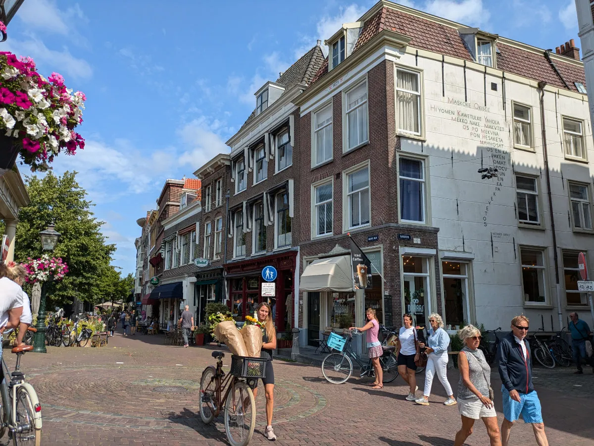 Le strade tra i canali di Leiden